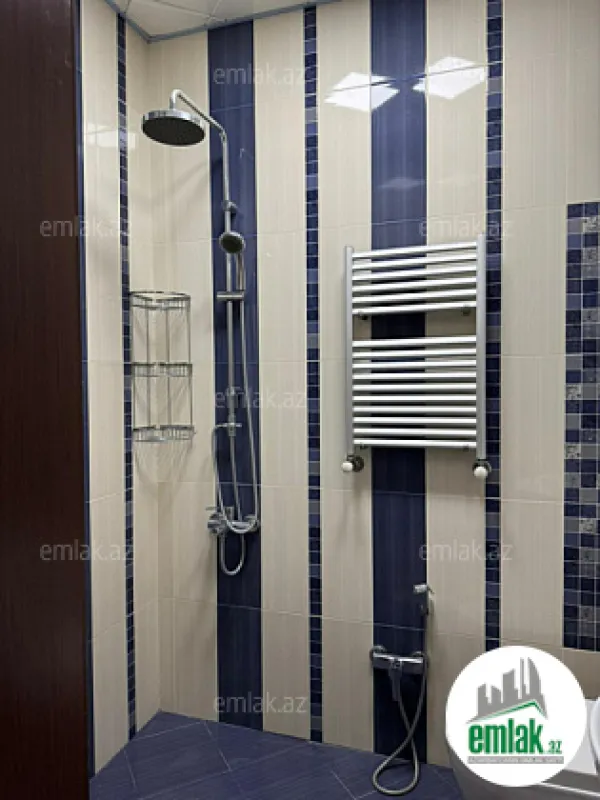 Satılır 6 otaqlı mənzil 207 m²