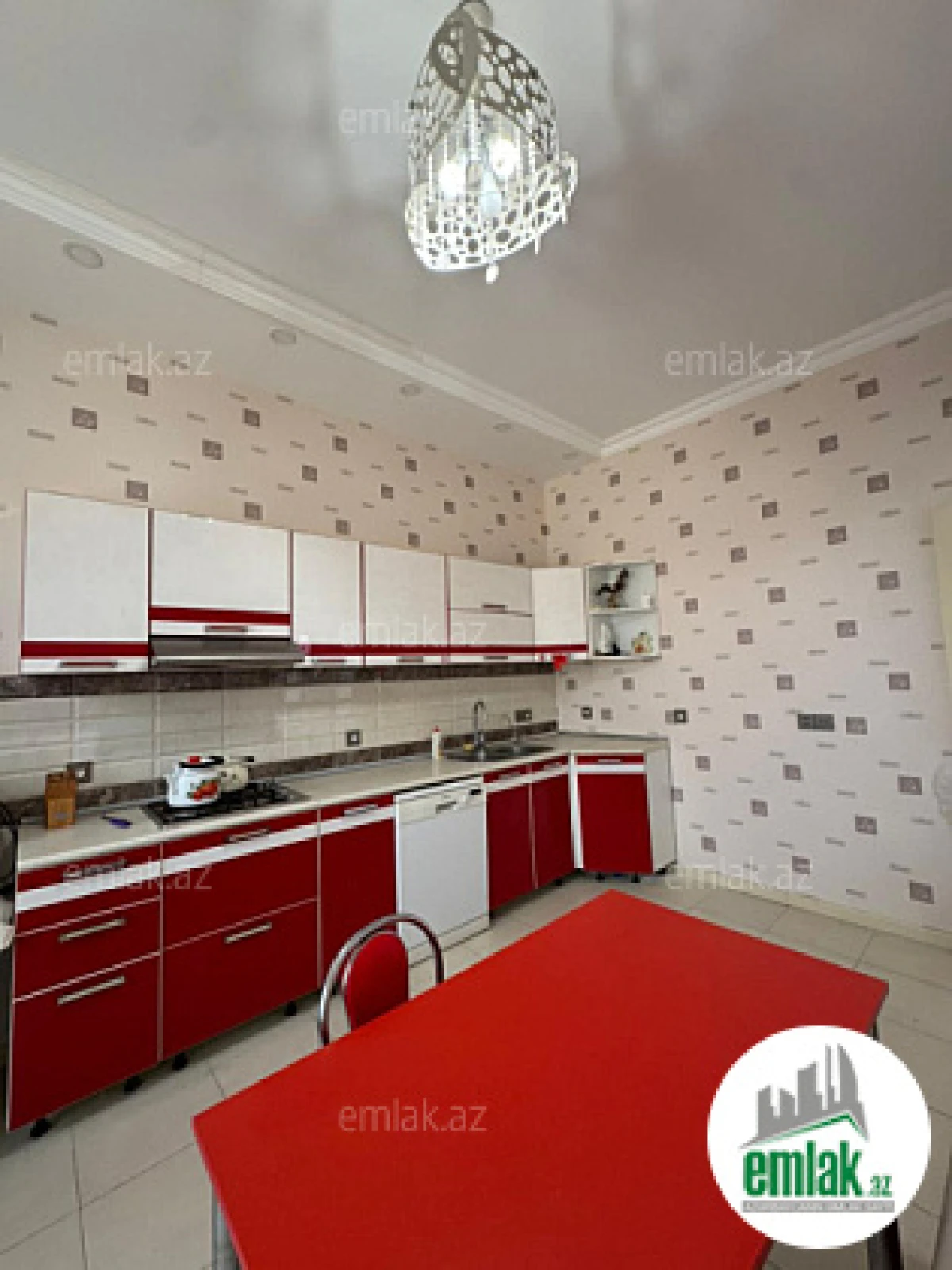 Satılır 6 otaqlı mənzil 207 m²