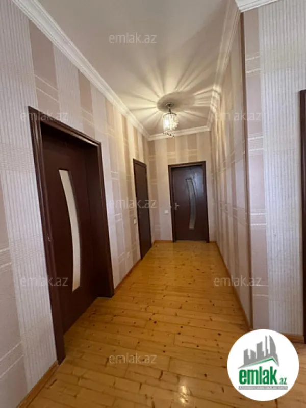 Satılır 6 otaqlı mənzil 207 m²