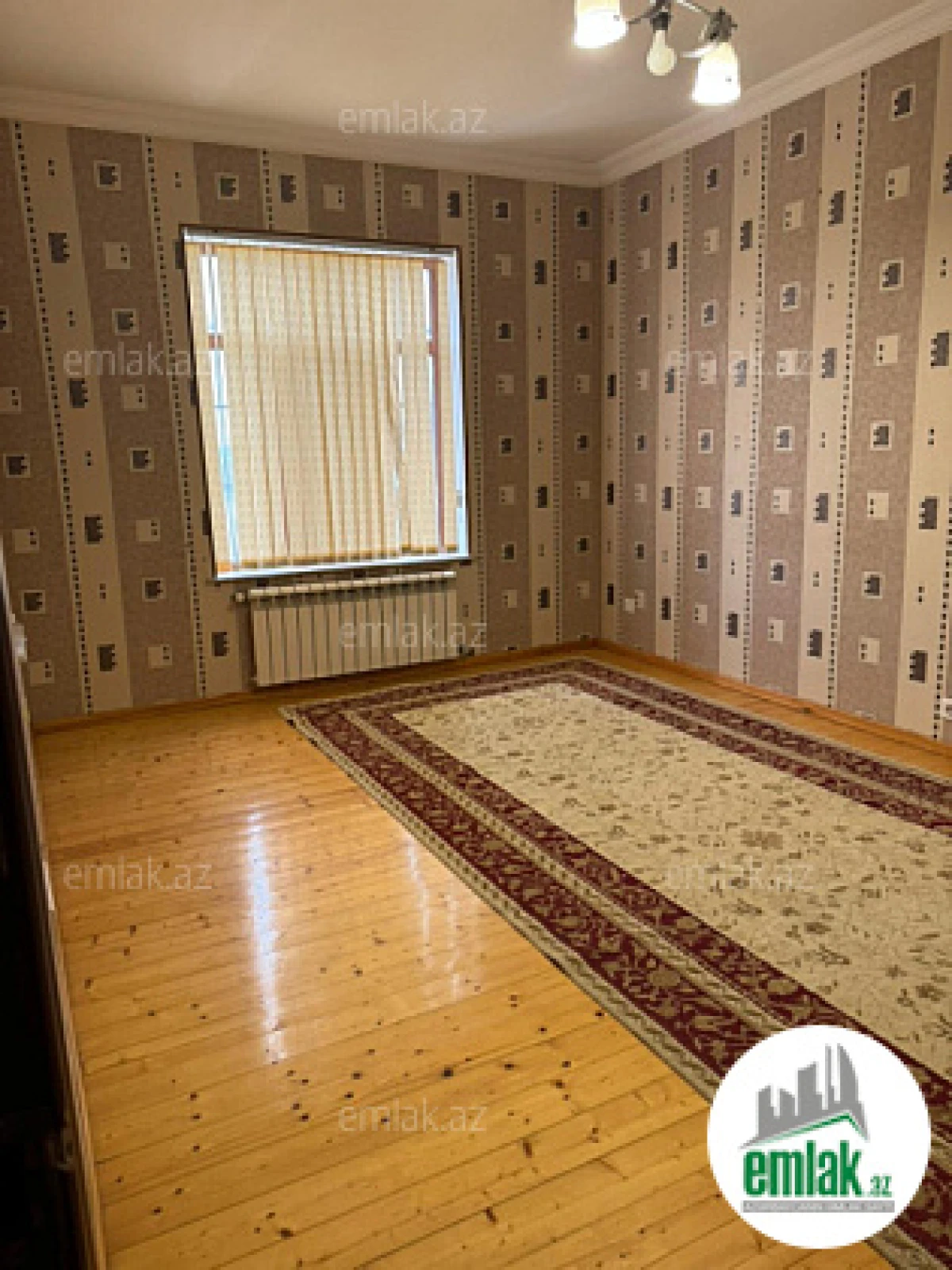 Satılır 6 otaqlı mənzil 207 m²