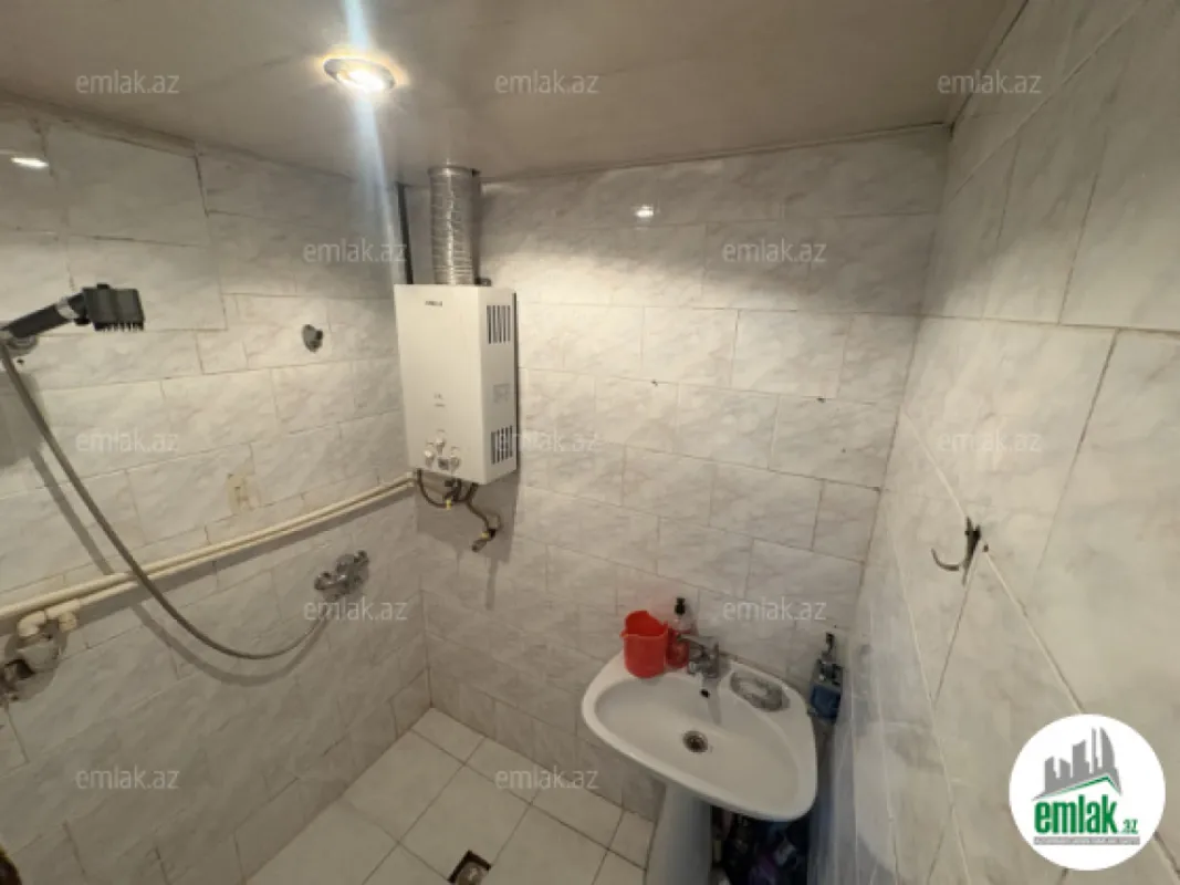 Satılır 3 otaqlı köhnə tikili 61 m²