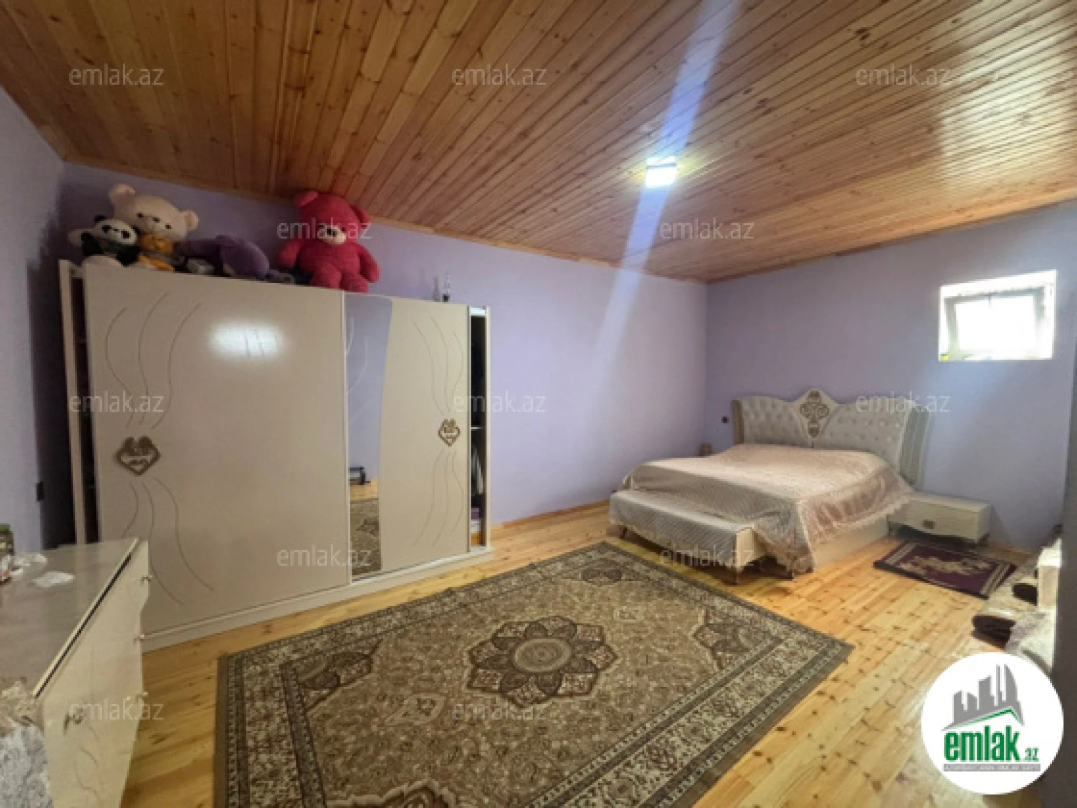 Satılır 9 otaqlı həyət evi 200 m²