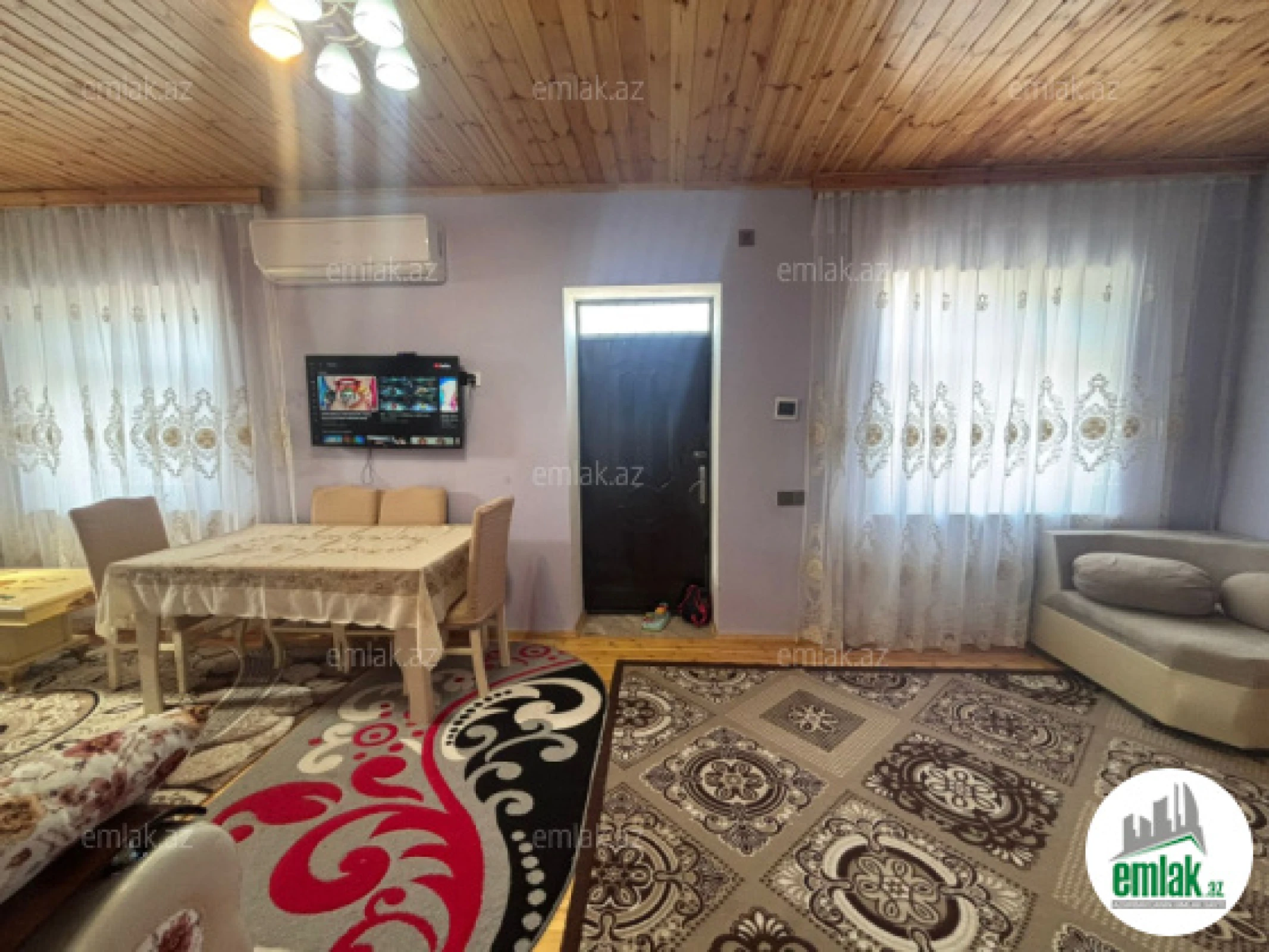 Satılır 9 otaqlı həyət evi 200 m²