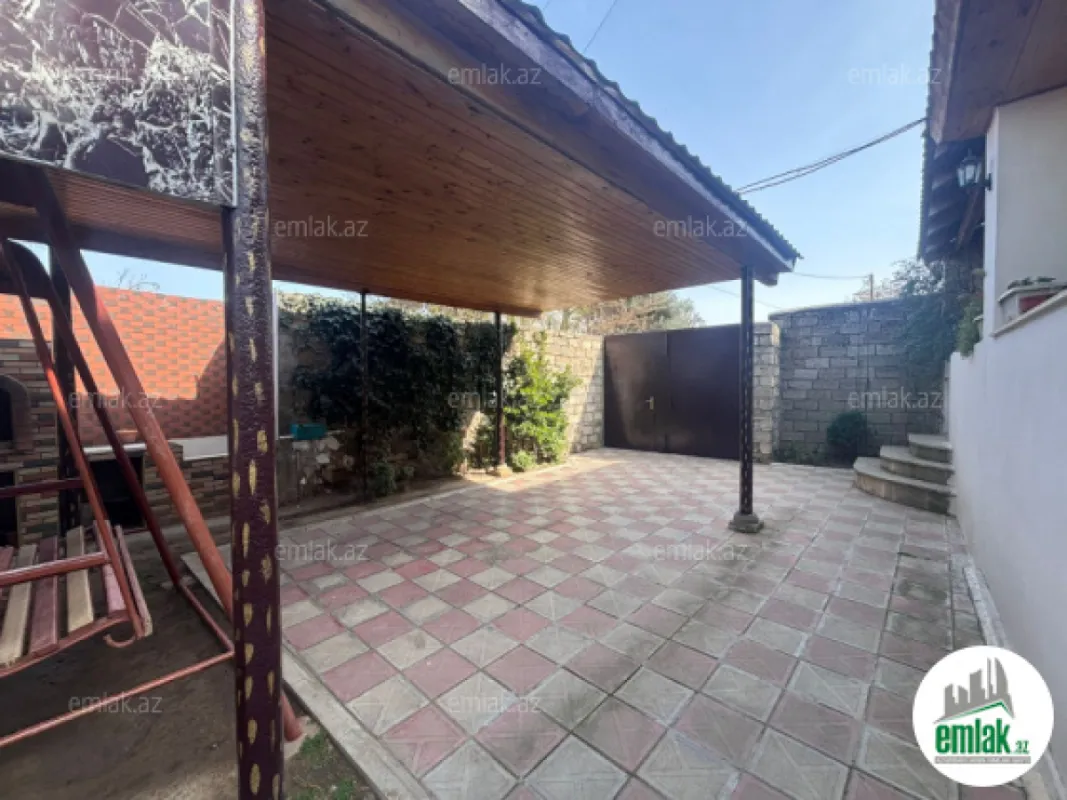 Satılır 9 otaqlı həyət evi 200 m²