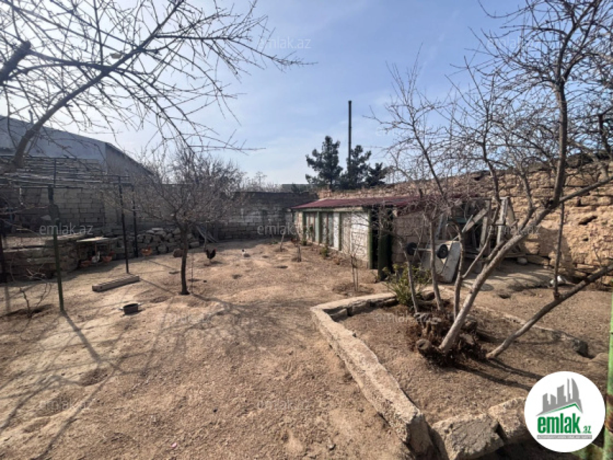 Satılır 9 otaqlı həyət evi 200 m²
