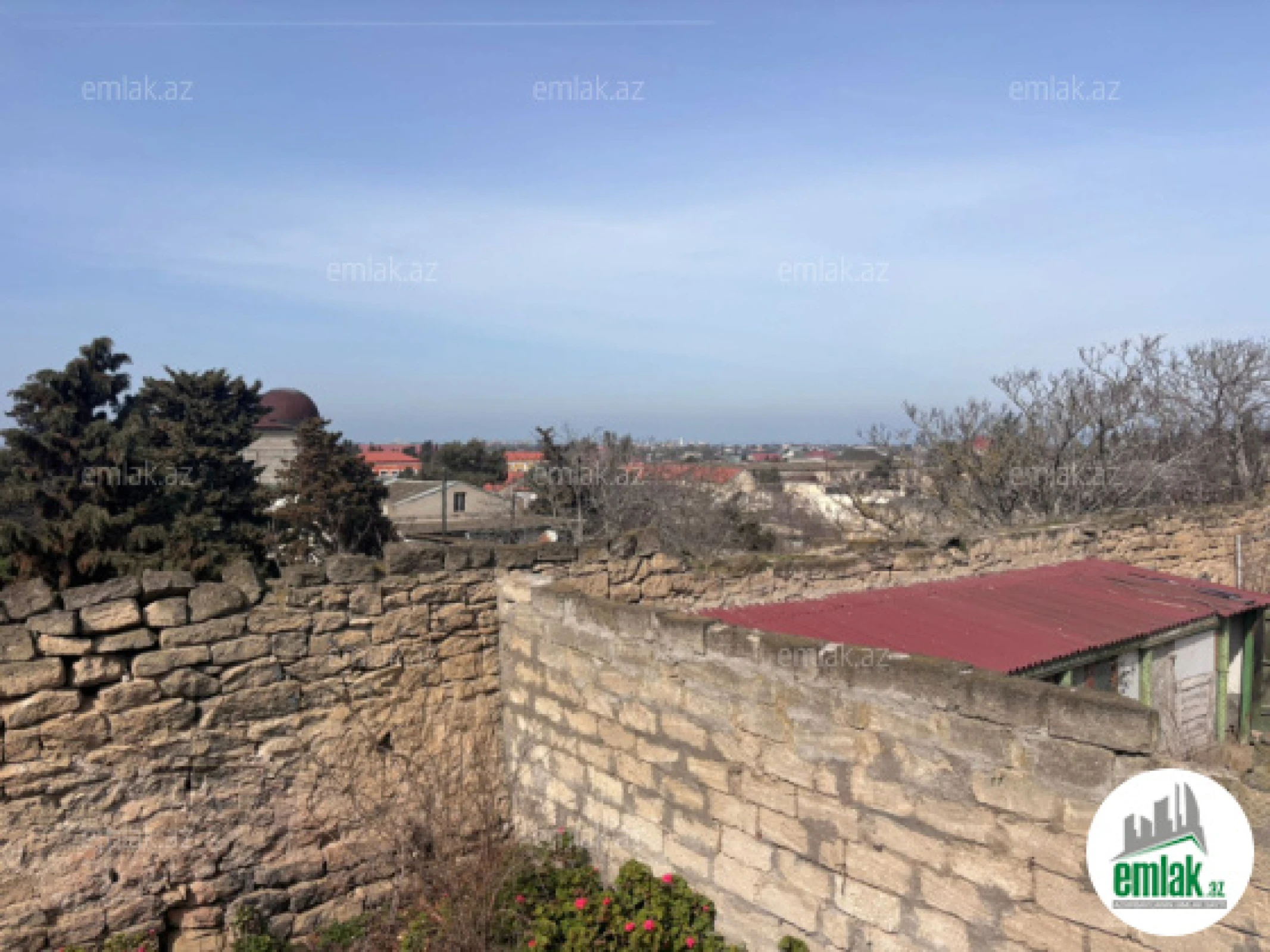 Satılır 9 otaqlı həyət evi 200 m²