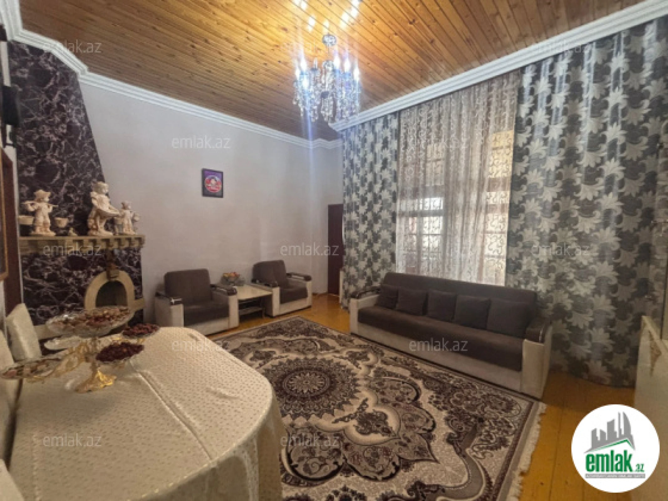 Satılır 9 otaqlı həyət evi 200 m²