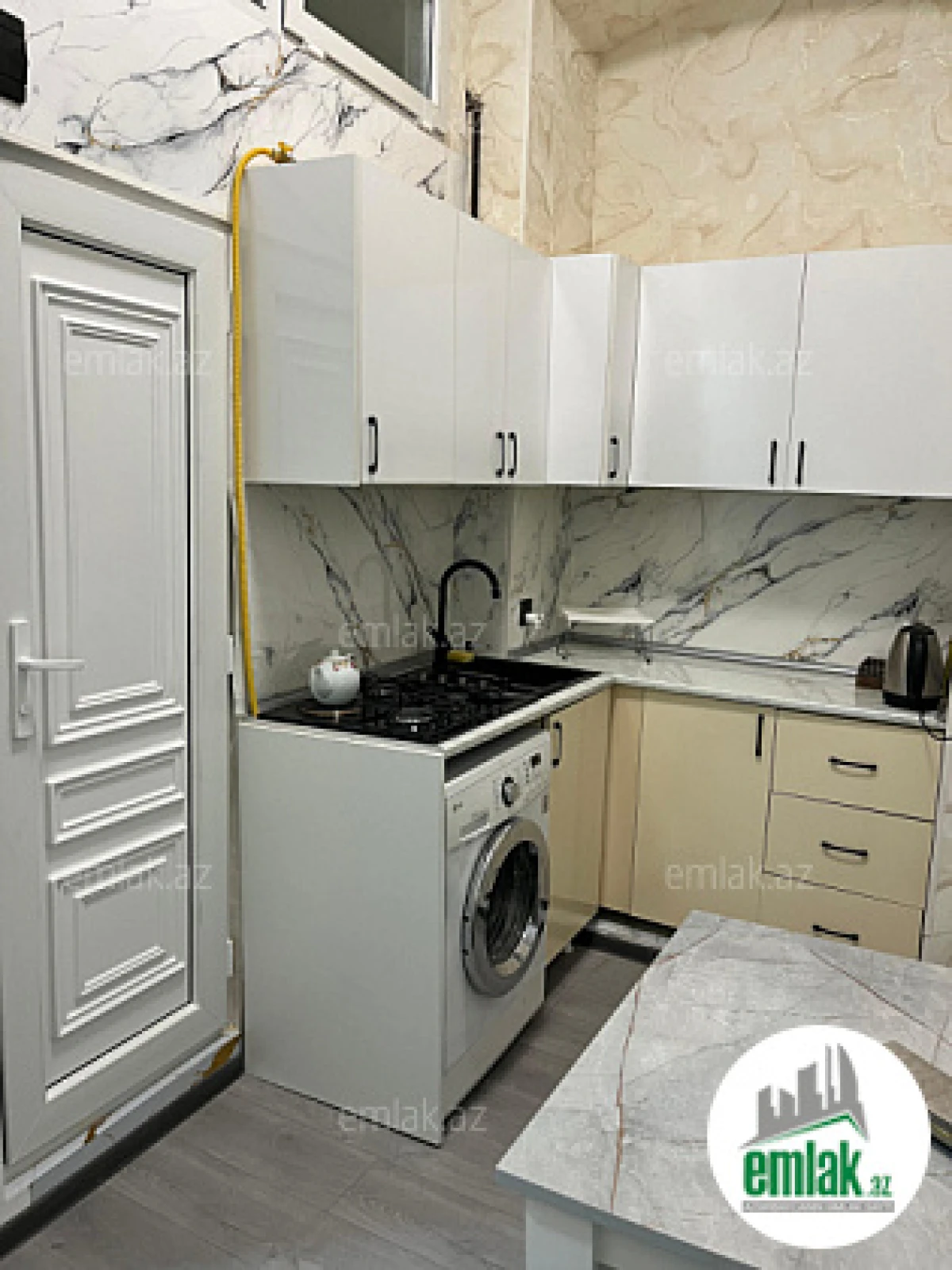 Satılır 1 otaqlı köhnə tikili 25 m²