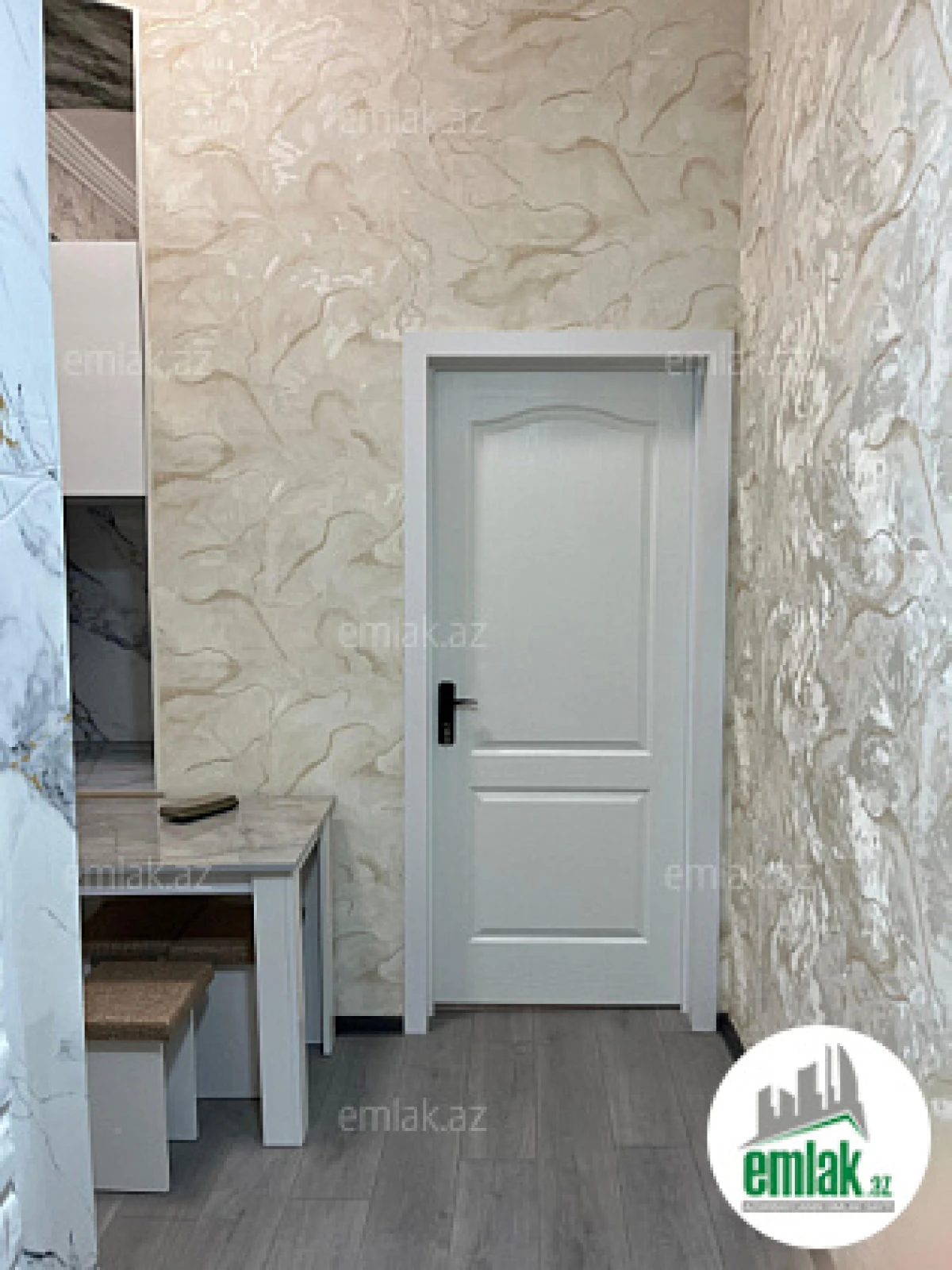 Satılır 1 otaqlı köhnə tikili 25 m²