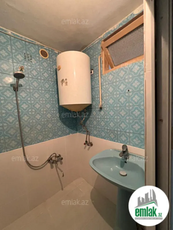 Satılır 3 otaqlı köhnə tikili 70 m²