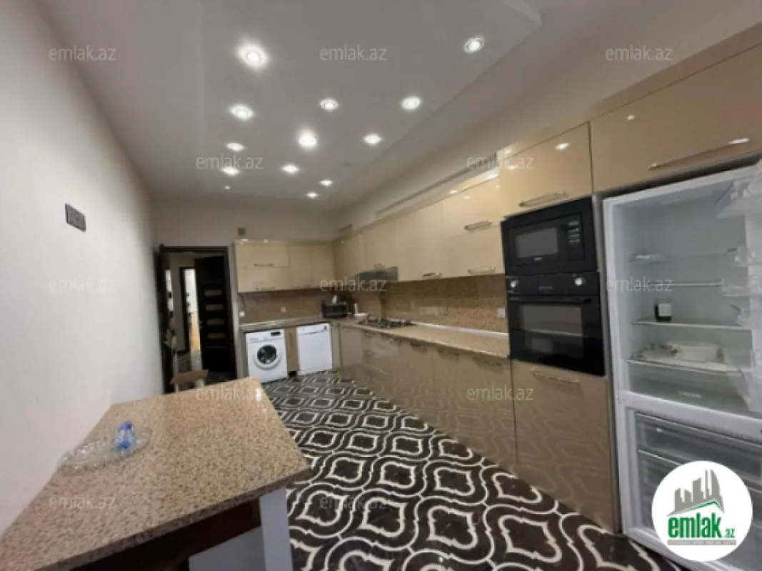 Satılır 3 otaqlı yeni tikili 136 m²