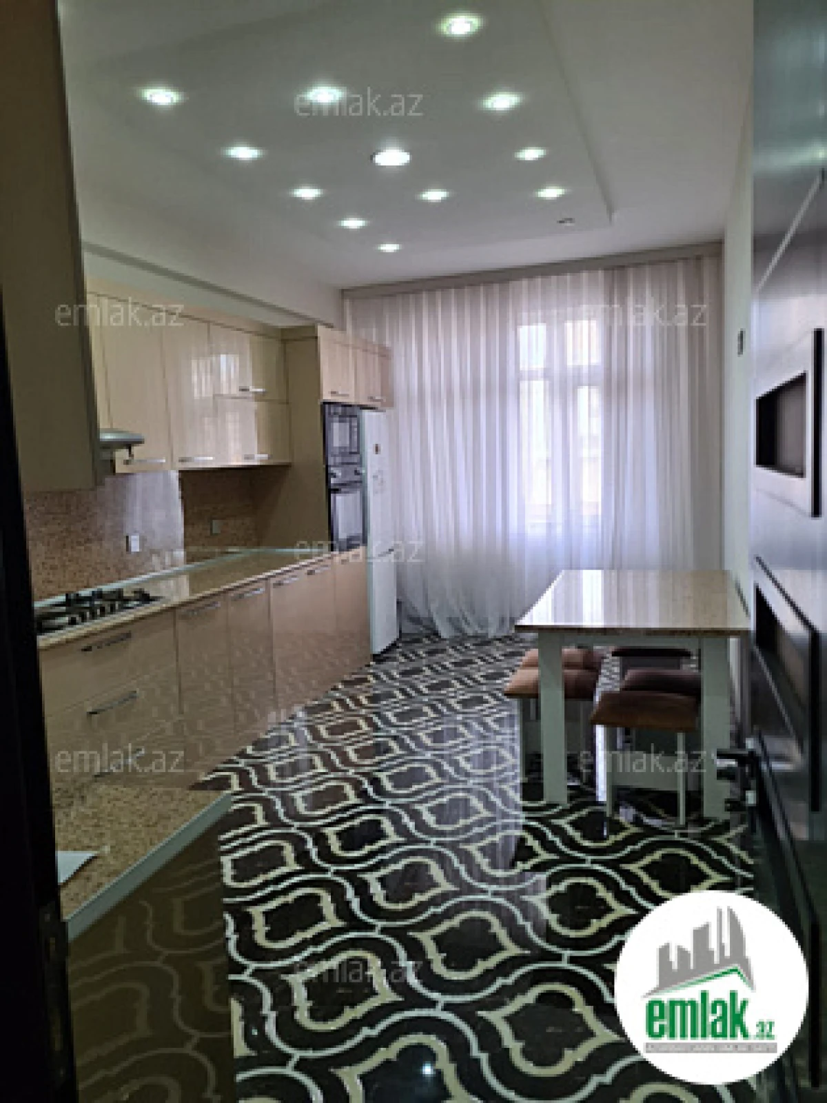 Satılır 3 otaqlı yeni tikili 136 m²