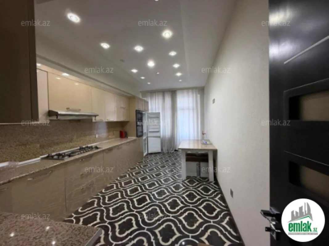 Satılır 3 otaqlı yeni tikili 136 m²