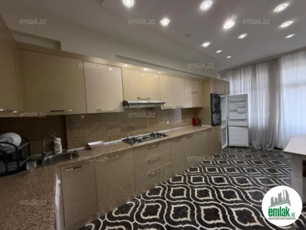 Satılır 3 otaqlı yeni tikili 136 m²