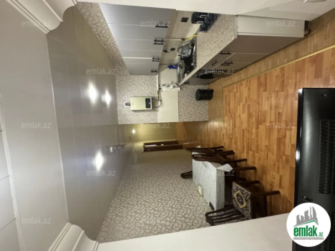 Satılır 4 otaqlı köhnə tikili 100 m²