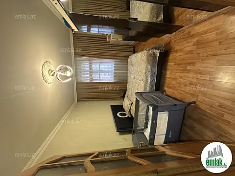 Satılır 4 otaqlı köhnə tikili 100 m²