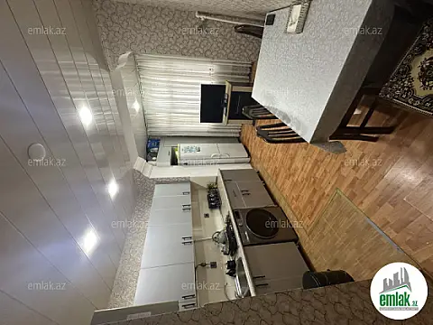 Satılır 4 otaqlı köhnə tikili 100 m²