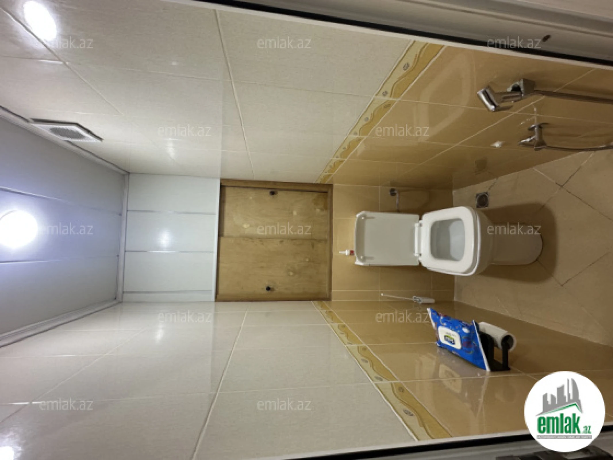 Satılır 4 otaqlı köhnə tikili 100 m²