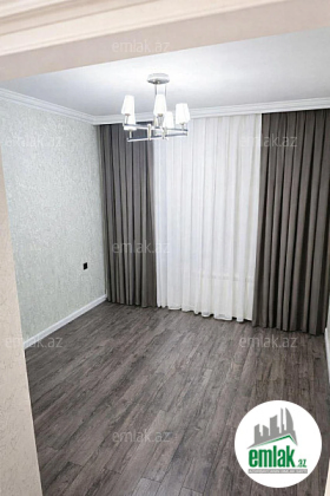 Satılır 2 otaqlı köhnə tikili 70 m²
