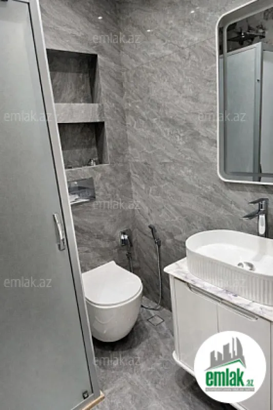 Satılır 2 otaqlı köhnə tikili 70 m²