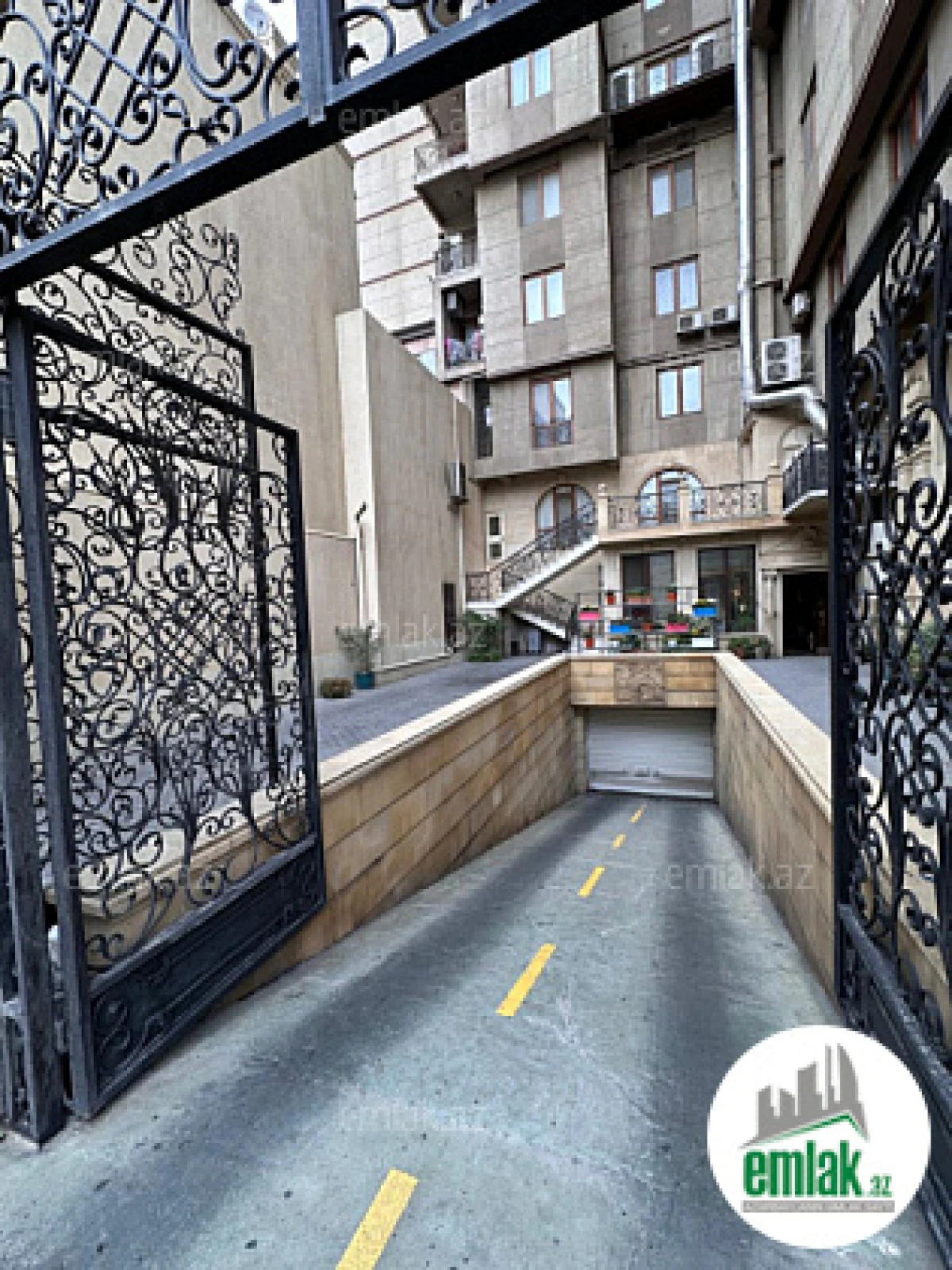 Satılır 4 otaqlı yeni tikili 185 m²