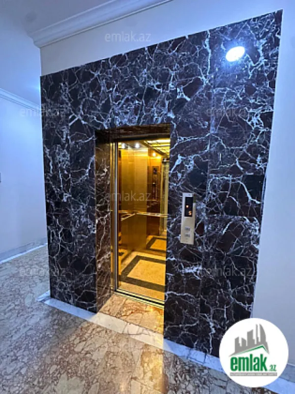 Satılır 4 otaqlı yeni tikili 185 m²