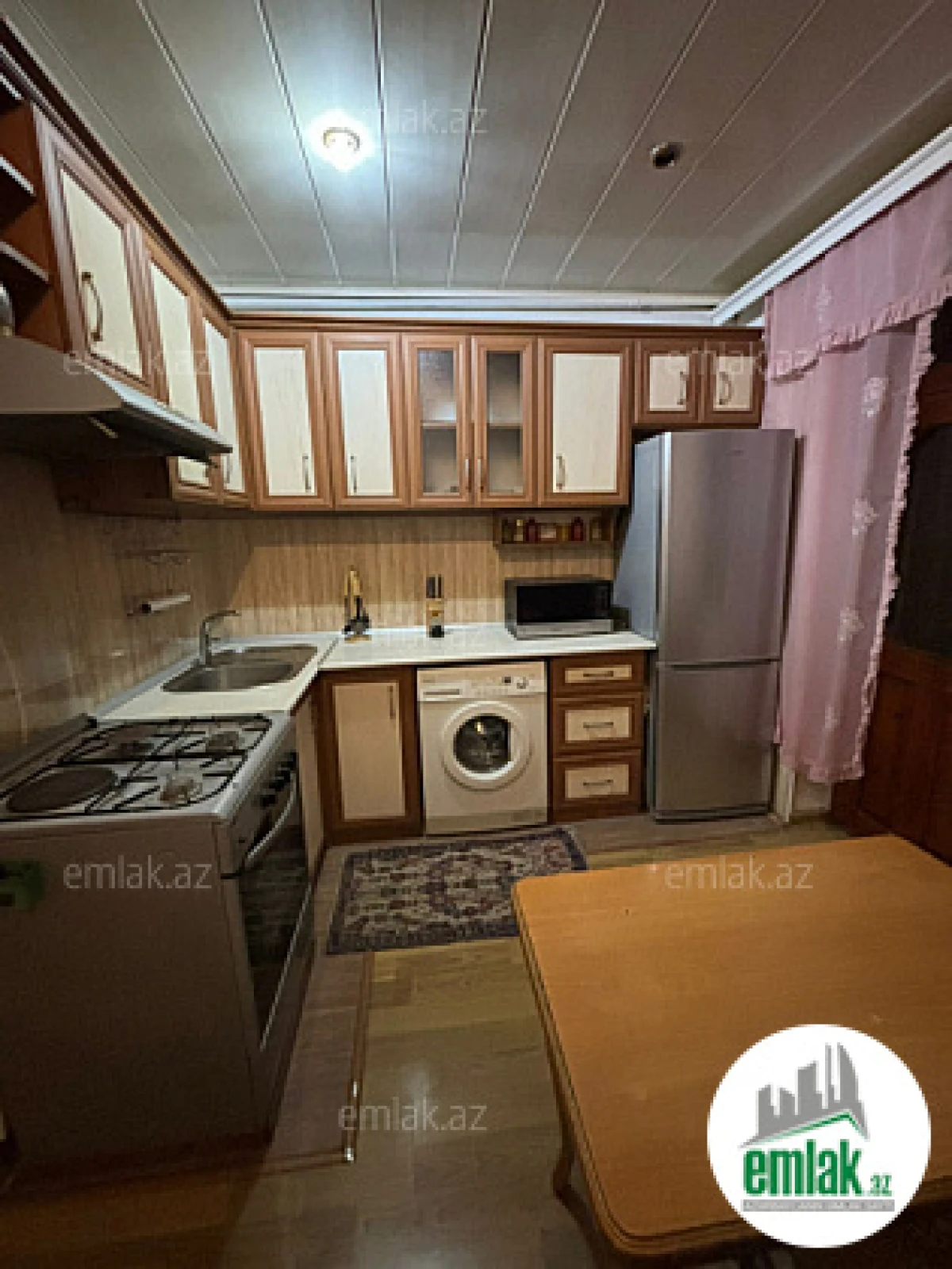 Satılır 3 otaqlı köhnə tikili 70 m²