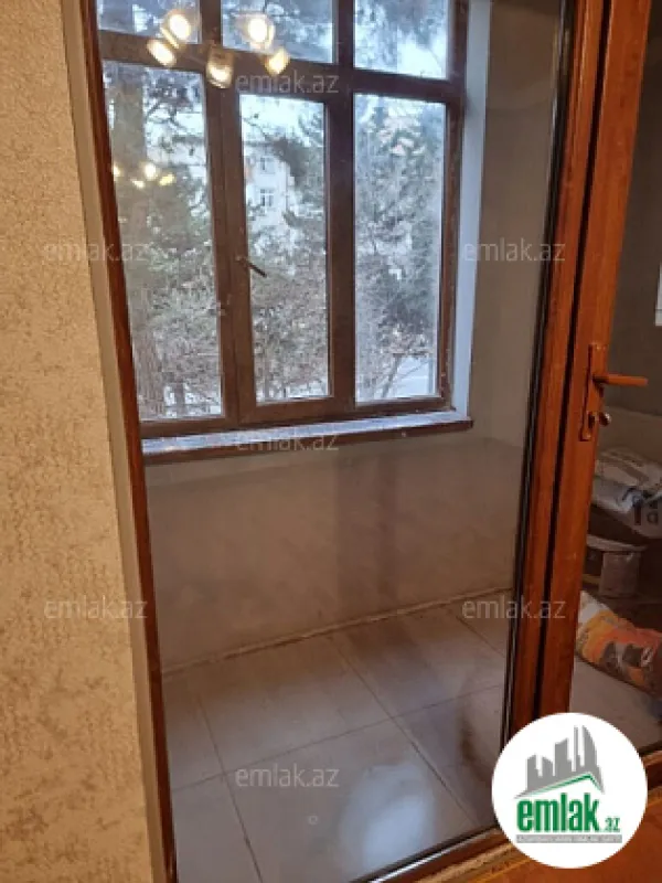 Satılır 3 otaqlı köhnə tikili 80 m²