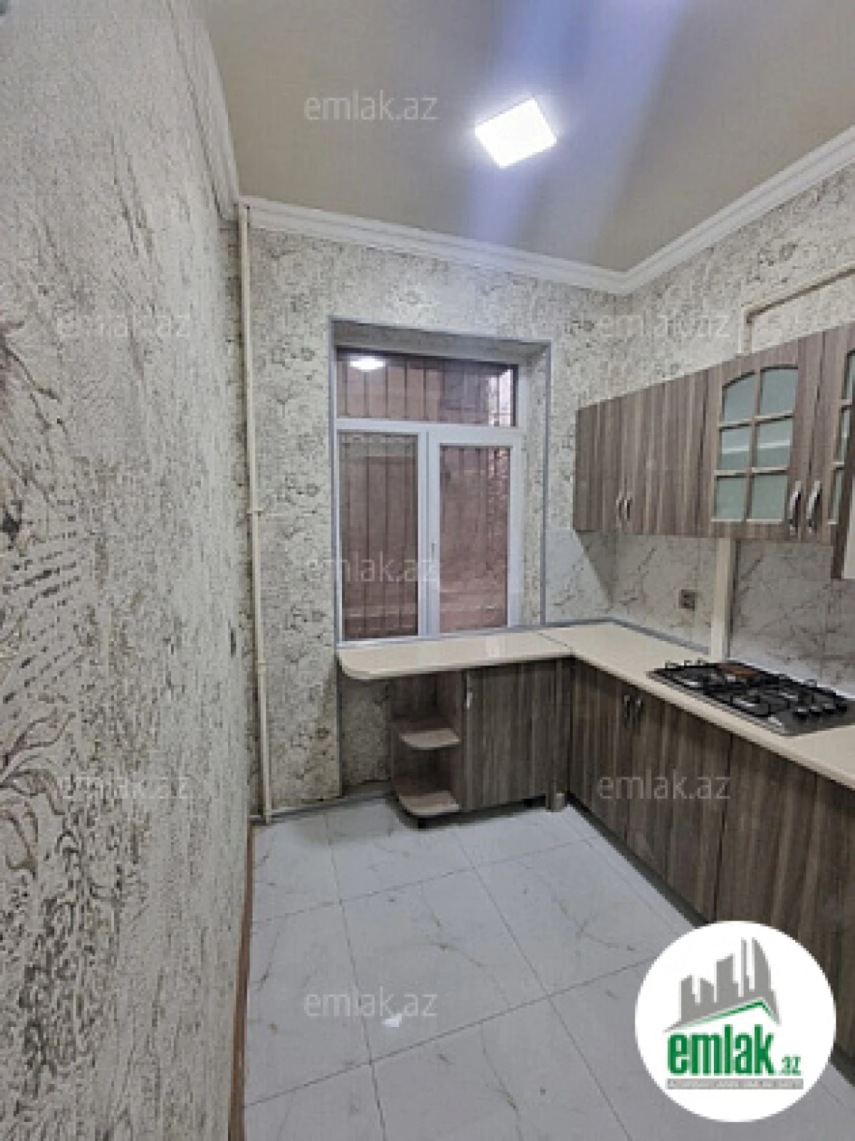 Satılır 3 otaqlı köhnə tikili 80 m²