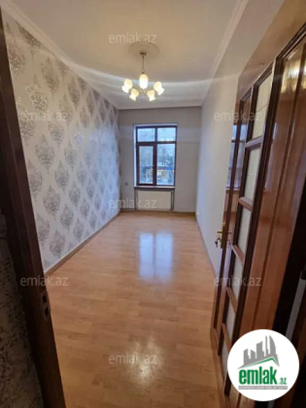 Satılır 3 otaqlı köhnə tikili 80 m²