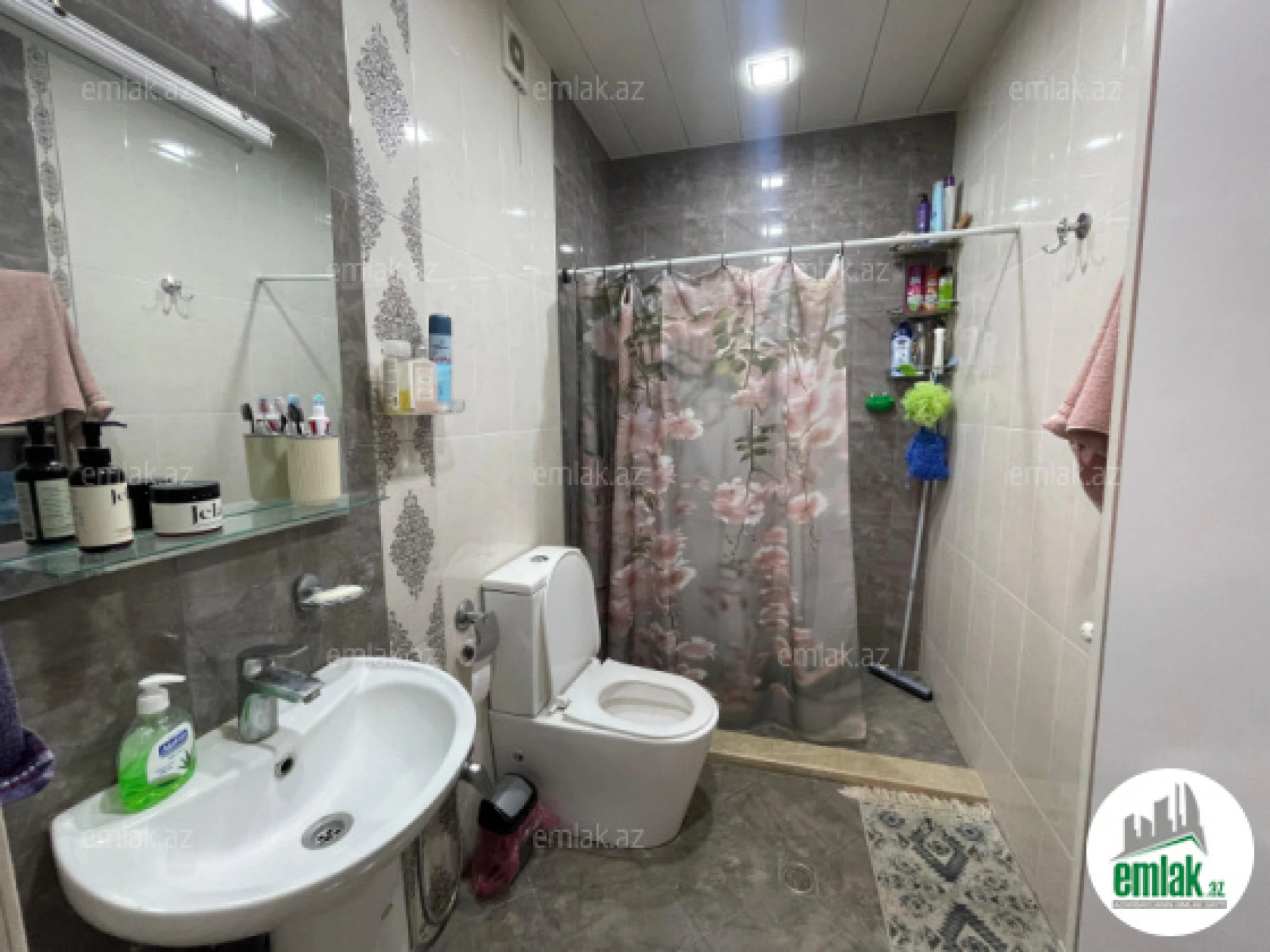 Satılır 3 otaqlı yeni tikili 137 m²