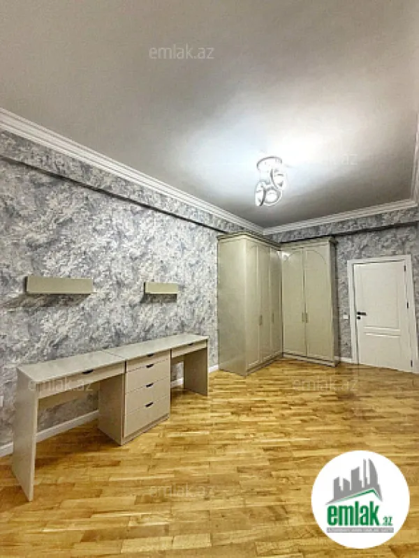 Satılır 4 otaqlı yeni tikili 155 m²