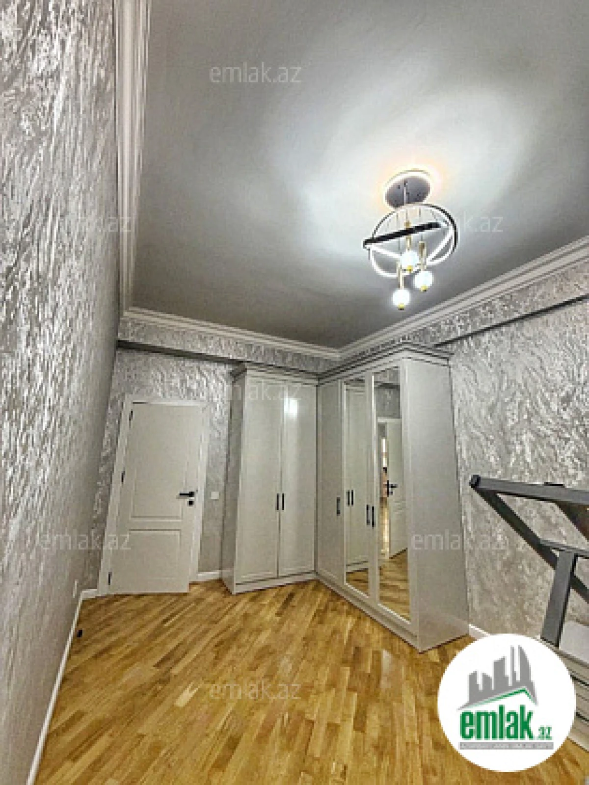 Satılır 4 otaqlı yeni tikili 155 m²