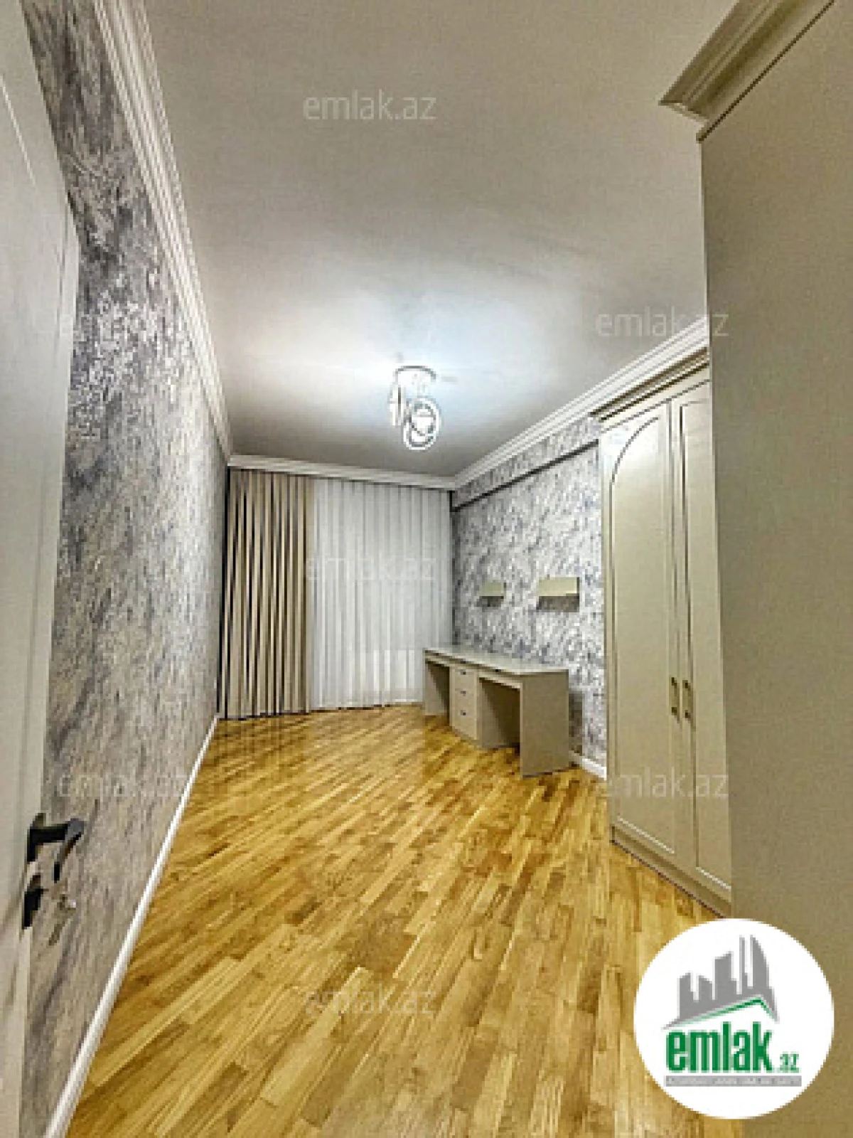 Satılır 4 otaqlı yeni tikili 155 m²