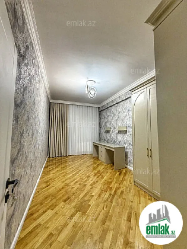 Satılır 4 otaqlı yeni tikili 155 m²