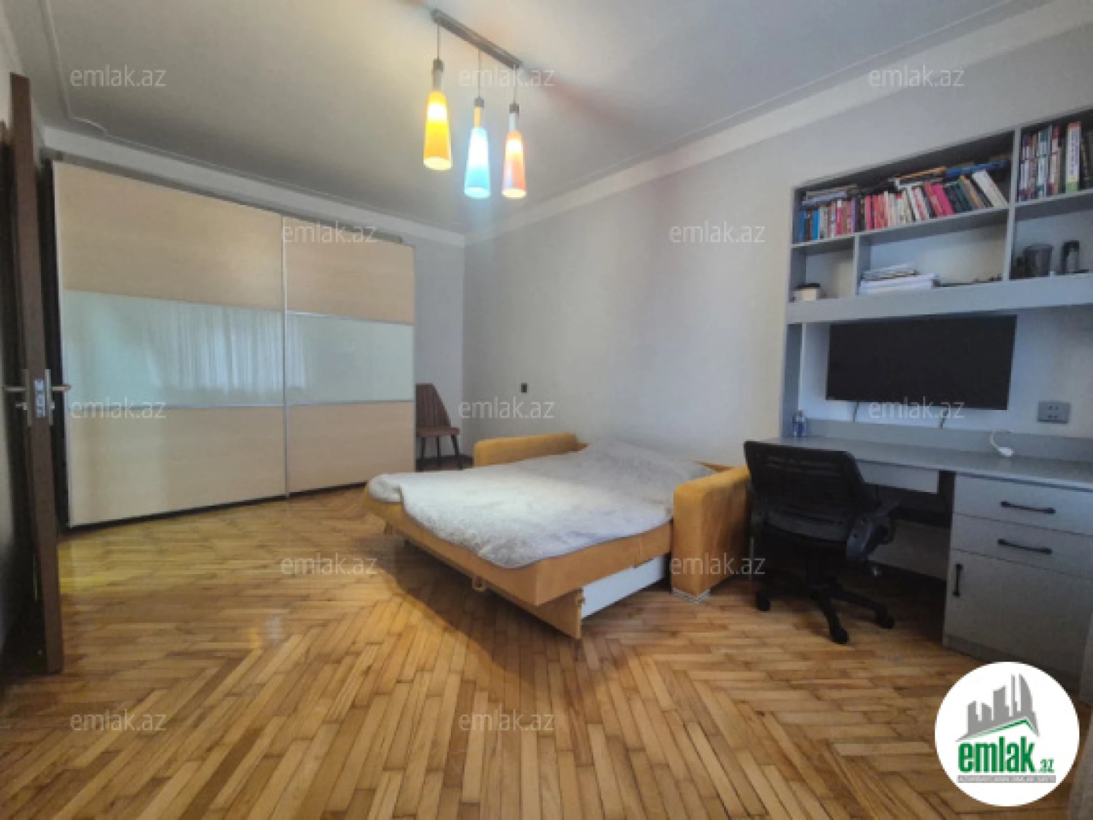 Satılır 3 otaqlı köhnə tikili 90 m²