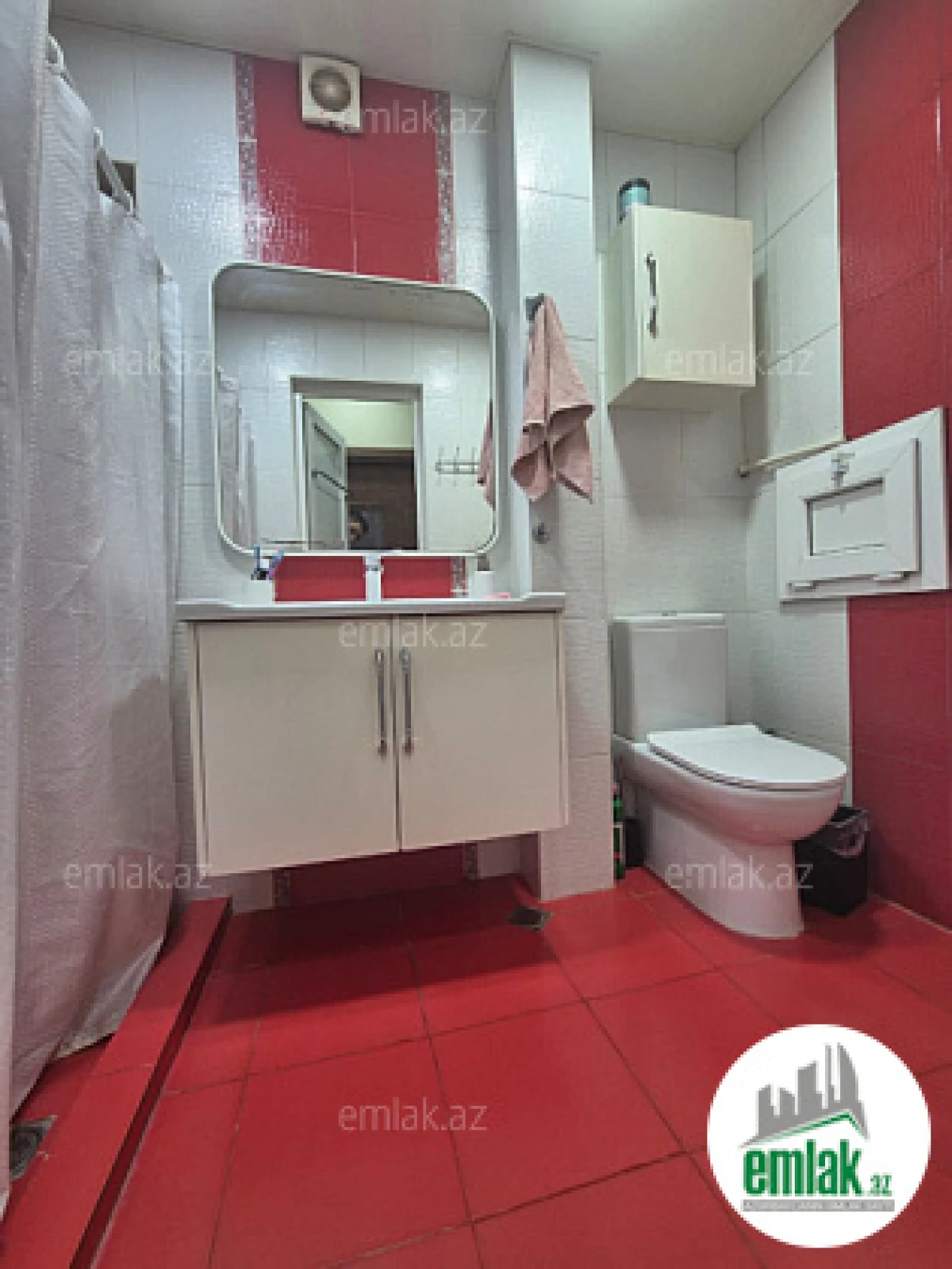 Satılır 3 otaqlı köhnə tikili 90 m²