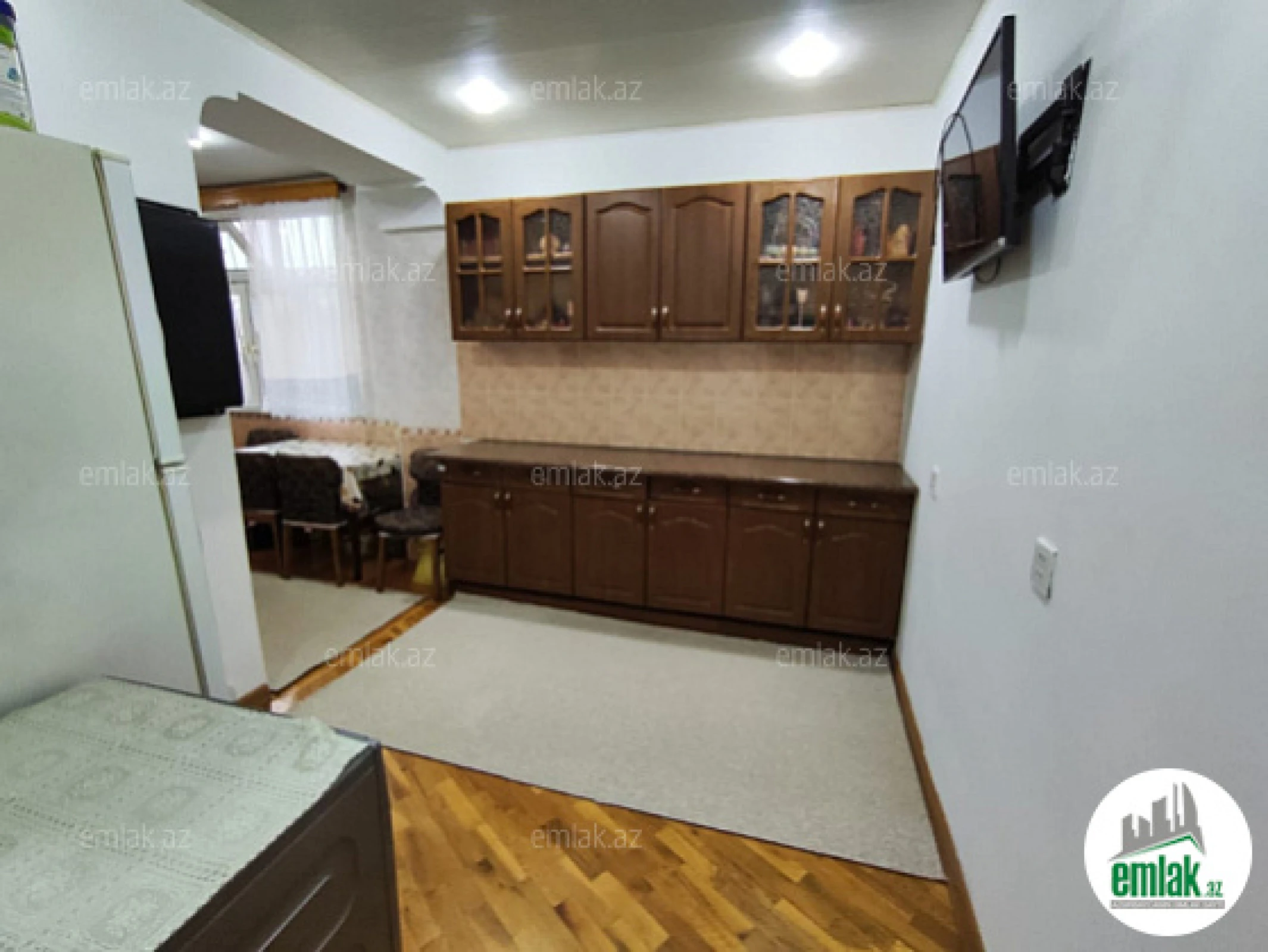 Satılır 4 otaqlı köhnə tikili 104 m²