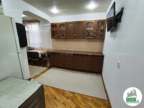 Satılır 4 otaqlı köhnə tikili 104 m²