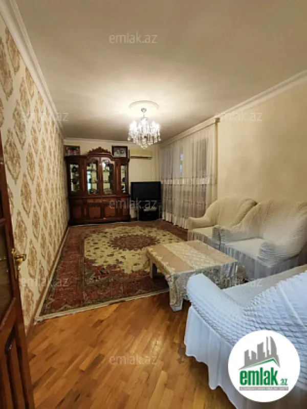 Satılır 4 otaqlı köhnə tikili 104 m²