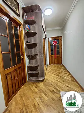 Satılır 4 otaqlı köhnə tikili 104 m²