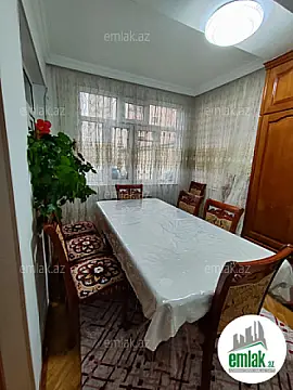 Satılır 4 otaqlı köhnə tikili 104 m²