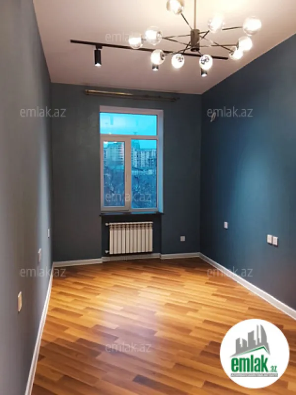 Satılır 2 otaqlı köhnə tikili 65 m²