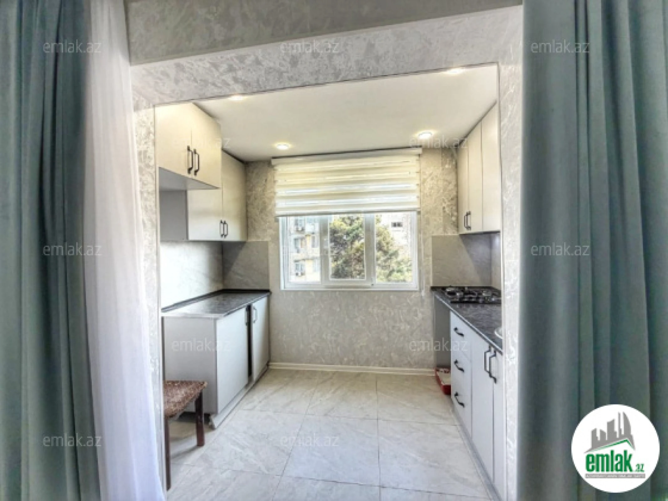 Satılır 2 otaqlı köhnə tikili 40 m²