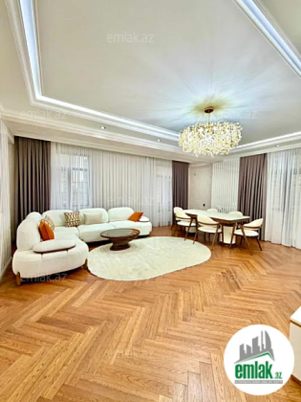 Satılır 3 otaqlı köhnə tikili 138 m²