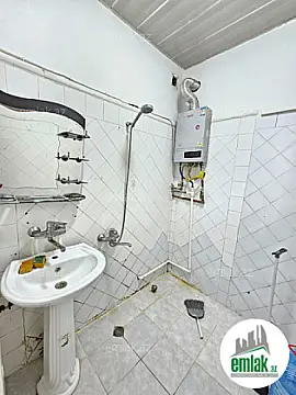 Satılır 3 otaqlı köhnə tikili 60 m²