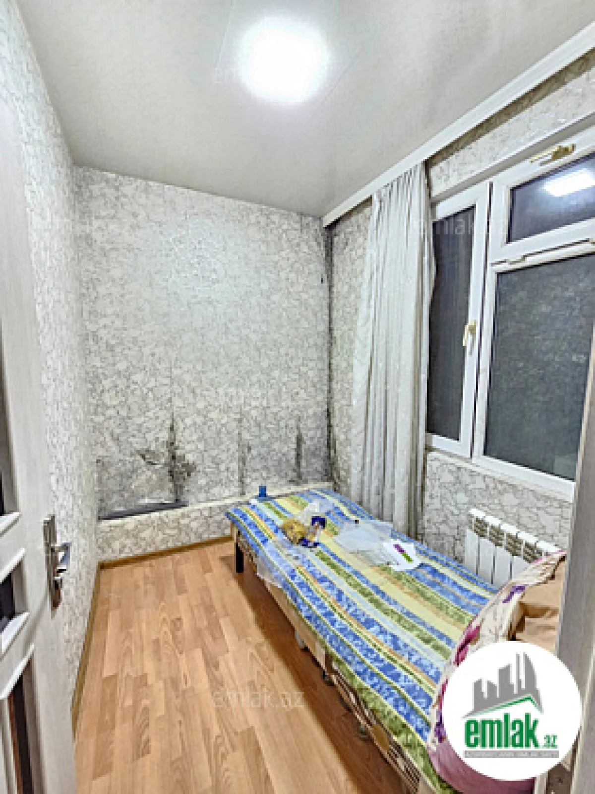 Satılır 3 otaqlı köhnə tikili 60 m²