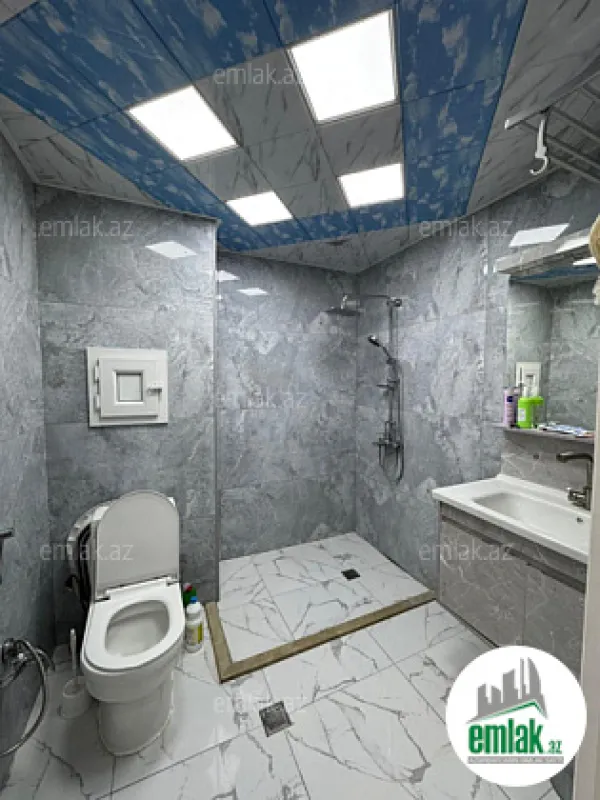 Satılır 2 otaqlı köhnə tikili 65 m²
