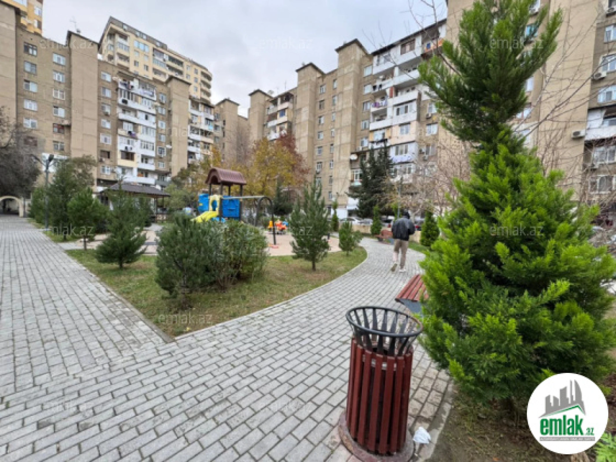Satılır 2 otaqlı köhnə tikili 60 m²