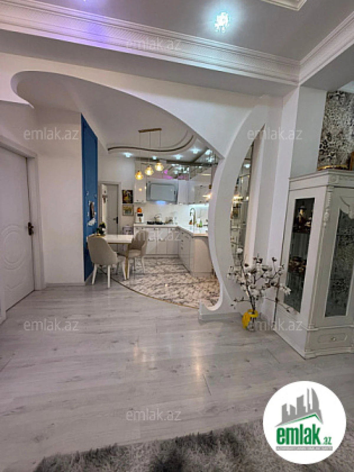 Satılır 3 otaqlı yeni tikili 90 m²